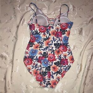 Medium women’s floral print one piece swimsuit